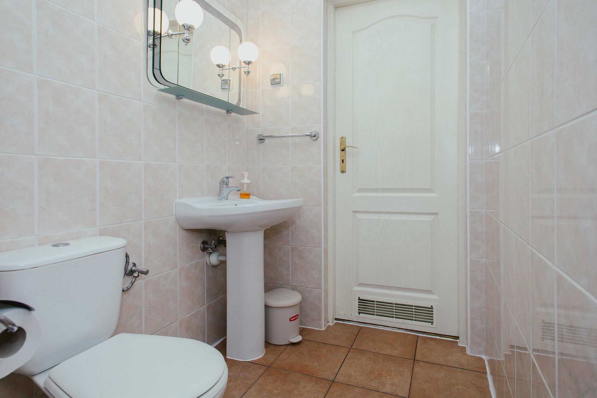 Lucka Rooms Варшава Екстериор снимка